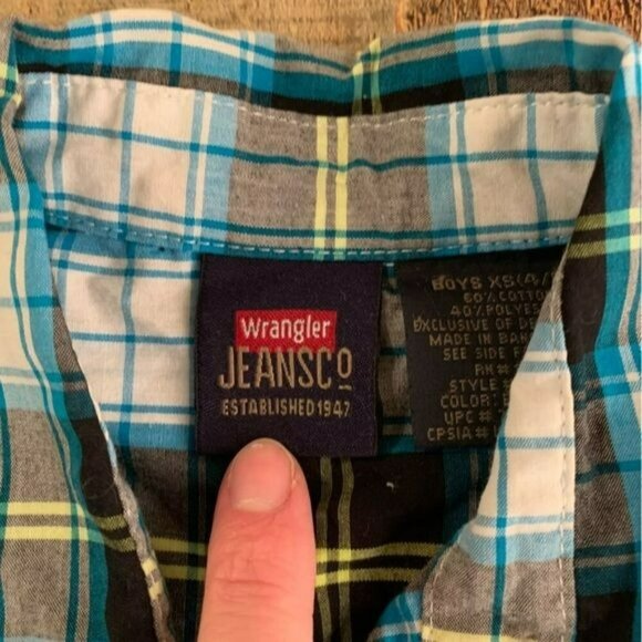 Wrangler boys blue and black plaid short sleeve button up -XS - Picture 5 of 5